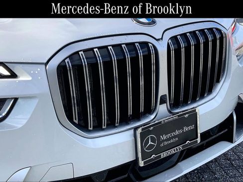 Used 2025 BMW X7 xDrive40i w/ Premium Package image 29