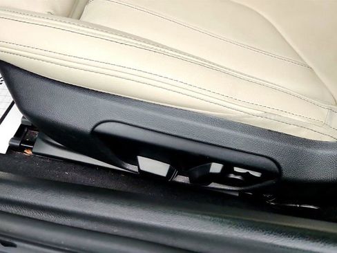 Used 2022 BMW Z4 M40i w/ Premium Package image 13