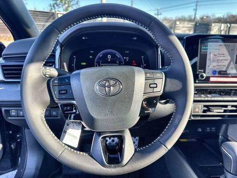 New 2026 Toyota Camry SE image 24