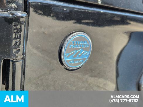 Used 2025 Jeep Wrangler Unlimited Sahara w/ Safety Group AWD/4WD image 21