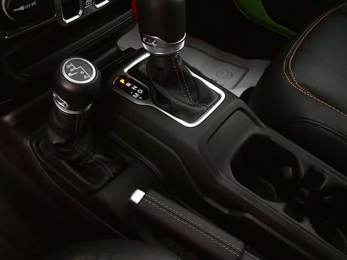 Used 2026 Jeep Wrangler Unlimited Sahara AWD/4WD image 22