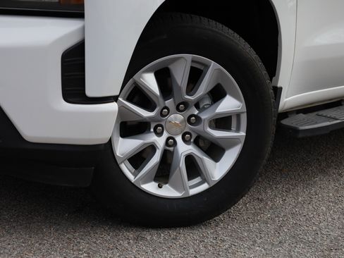 Used 2021 Chevrolet Silverado 1500 Custom image 14