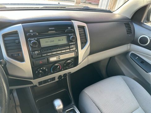 Used 2012 Toyota Tacoma Access Cab Auto 2WD image 13