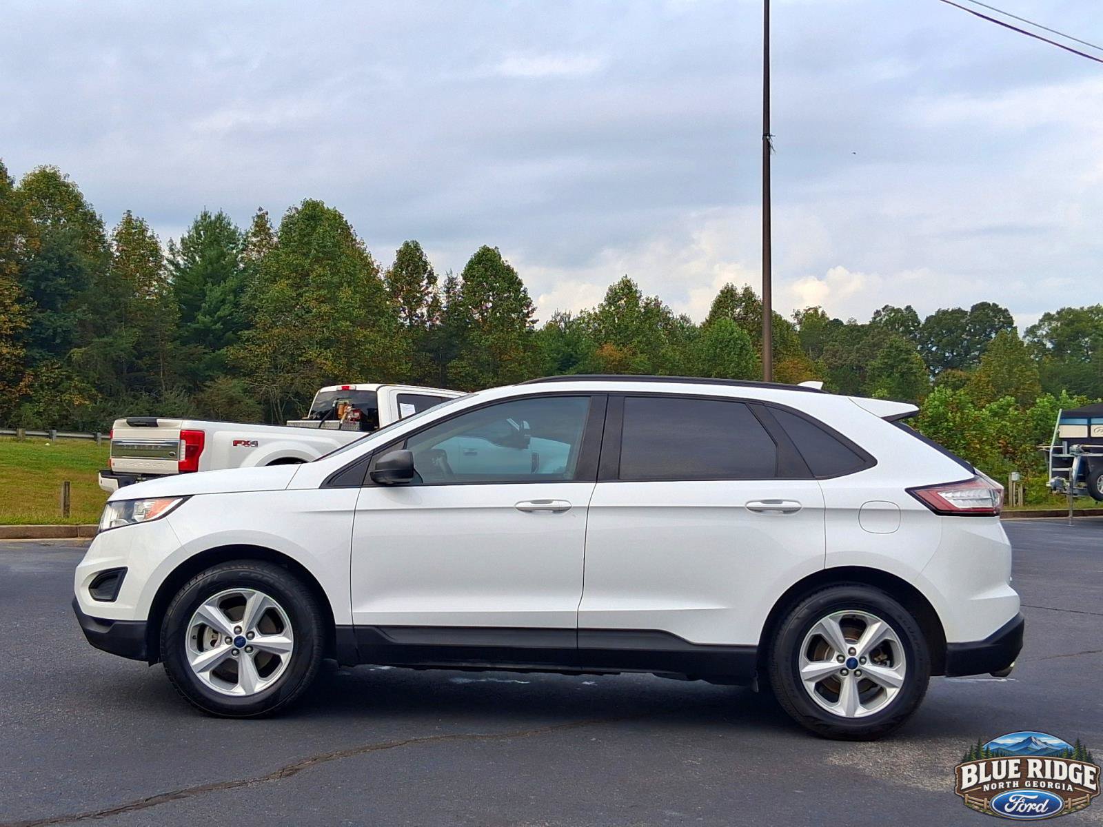 Used 2016 Ford Edge SE FWD image 2