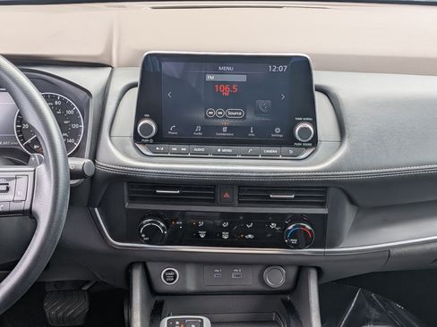 Used 2023 Nissan Rogue S FWD image 19