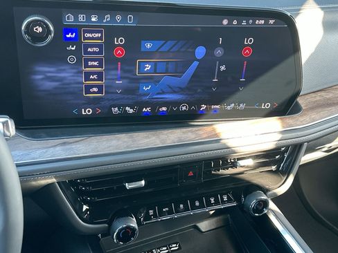 New 2026 Chevrolet Suburban High Country image 19