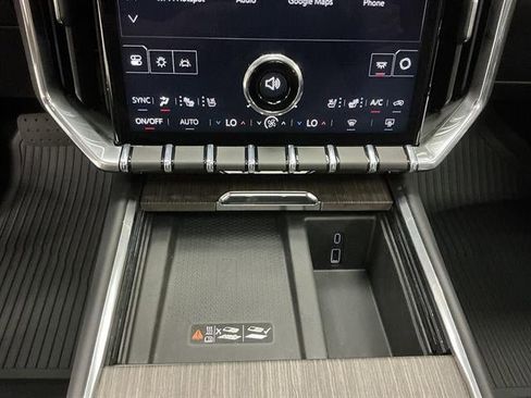 New 2026 GMC Acadia Denali w/ Super Cruise Package AWD/4WD image 33