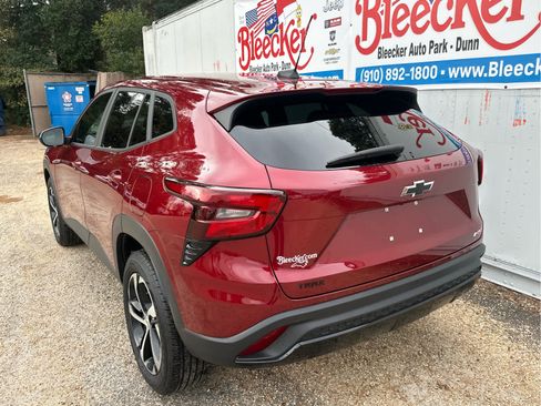 Certified 2025 Chevrolet Trax RS w/ Driver Confidence Package image 8