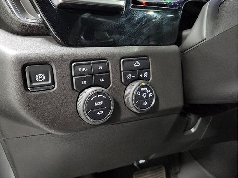 Used 2025 Chevrolet Silverado 1500 LT Trail Boss AWD/4WD image 13