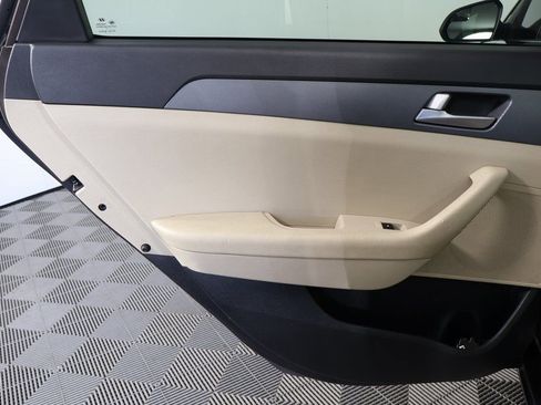Used 2017 Hyundai Sonata SE FWD image 13
