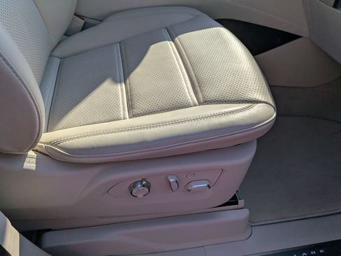 Certified 2023 Cadillac Escalade Premium Luxury Platinum AWD/4WD image 30