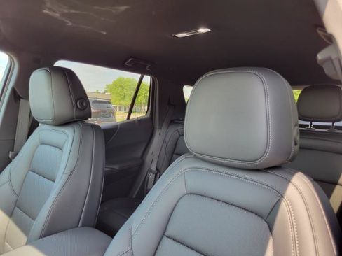 New 2026 Chevrolet Equinox LT w/ Convenience Package II AWD/4WD image 11