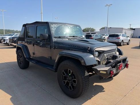 Used 2017 Jeep Wrangler Unlimited Sahara AWD/4WD image 1