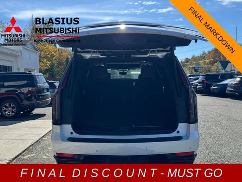 Used 2023 Cadillac Escalade ESV Sport Platinum w/ LPO, ONYX Package image 18