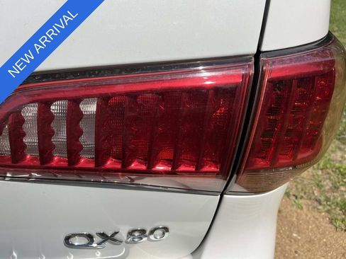 Used 2014 INFINITI QX80 4WD w/ Theater Package image 9