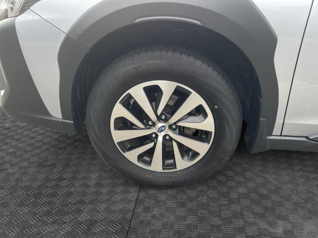 Certified 2025 Subaru Outback Premium AWD/4WD image 14