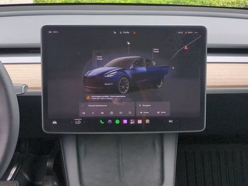 Used 2025 Tesla Model Y Long Range RWD image 16