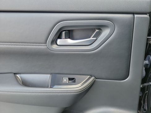 Certified 2026 Nissan Rogue SL AWD/4WD image 12