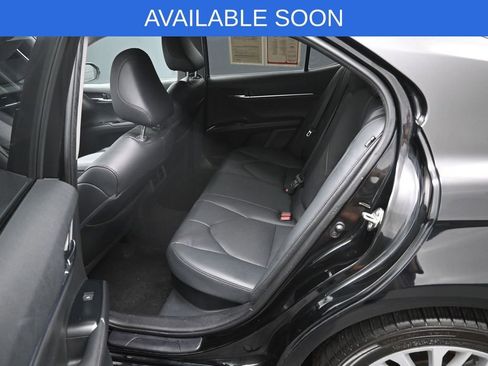 Used 2020 Toyota Camry XLE FWD image 28