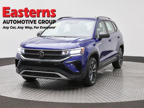 Used 2024 Volkswagen Taos S FWD image 1