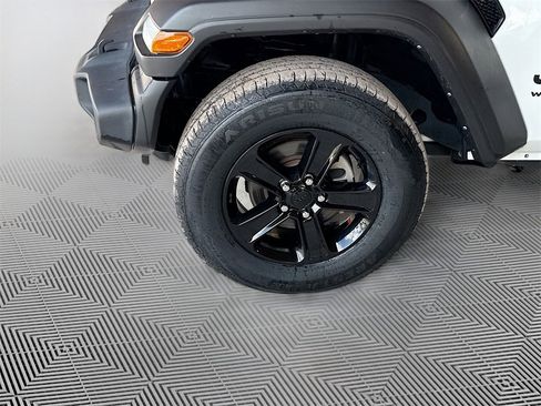 Used 2021 Jeep Wrangler Unlimited Sport image 32