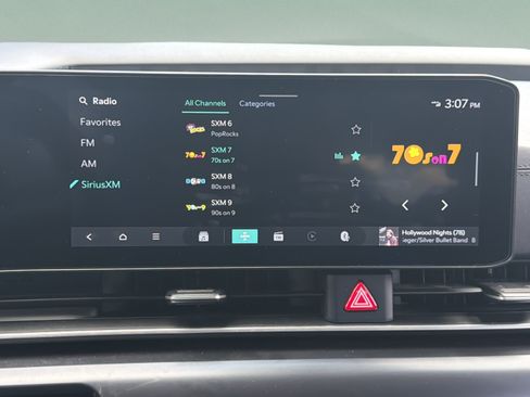Certified 2025 Kia Carnival FWD image 5