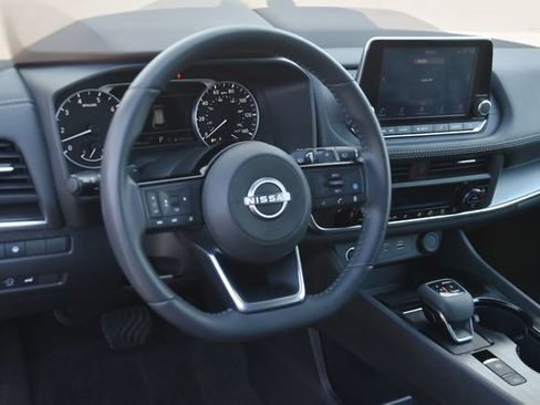 Used 2023 Nissan Rogue SV w/ SV Premium B Package AWD/4WD image 17