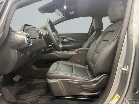 Used 2026 Chevrolet Equinox EV LT FWD image 11