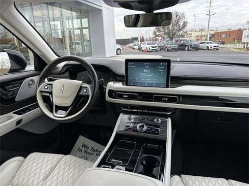 Used 2023 Lincoln Aviator Black Label w/ Jet Package image 68