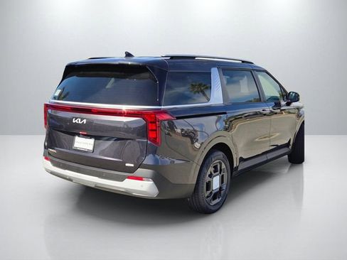 New 2026 Kia Carnival EX FWD image 5
