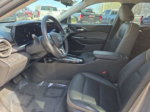 Used 2025 Chevrolet Trax ACTIV w/ Driver Confidence Package image 16