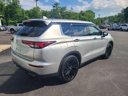 Used 2022 Mitsubishi Outlander SE FWD image 5