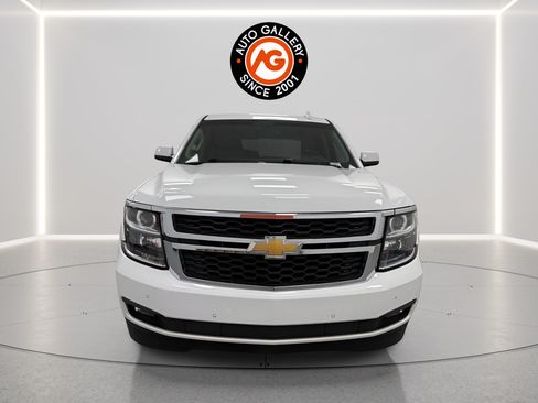Used 2018 Chevrolet Tahoe LT w/ Luxury Package RWD image 3