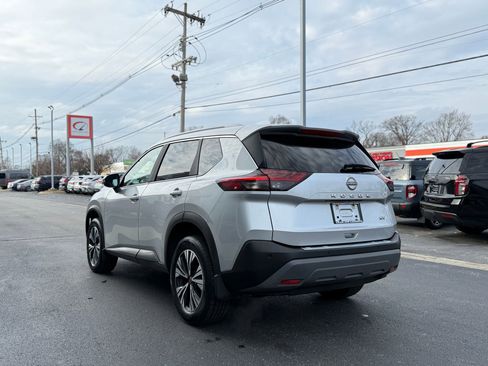 Used 2023 Nissan Rogue SV w/ SV Premium B Package image 3