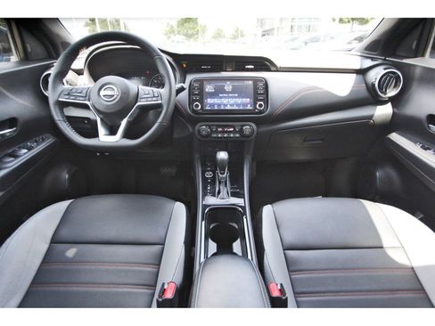Used 2023 Nissan Kicks SR w/ SR Premium Package FWD image 9