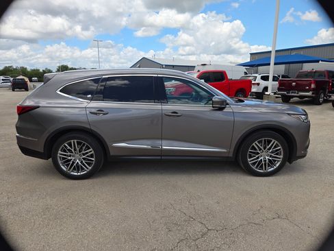 Used 2023 Acura MDX SH-AWD w/ Advance Package image 2