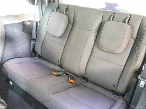 Used 2021 Jeep Wrangler Willys w/ LED Headlamp & Fog Lamp Group image 39