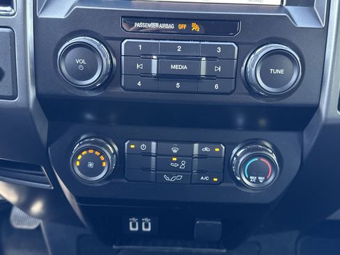 Used 2019 Ford F150 XLT image 18