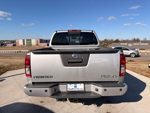 Used 2019 Nissan Frontier PRO-4X image 4