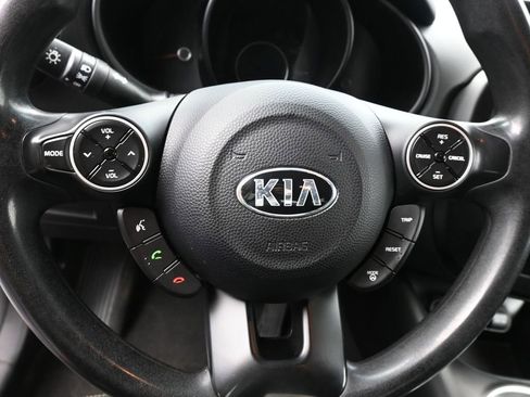 Used 2015 Kia Soul + image 21