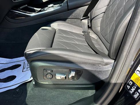 Certified 2023 BMW X7 xDrive40i w/ M Sport Package image 12