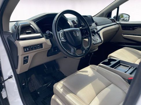 Used 2023 Honda Odyssey Touring image 10