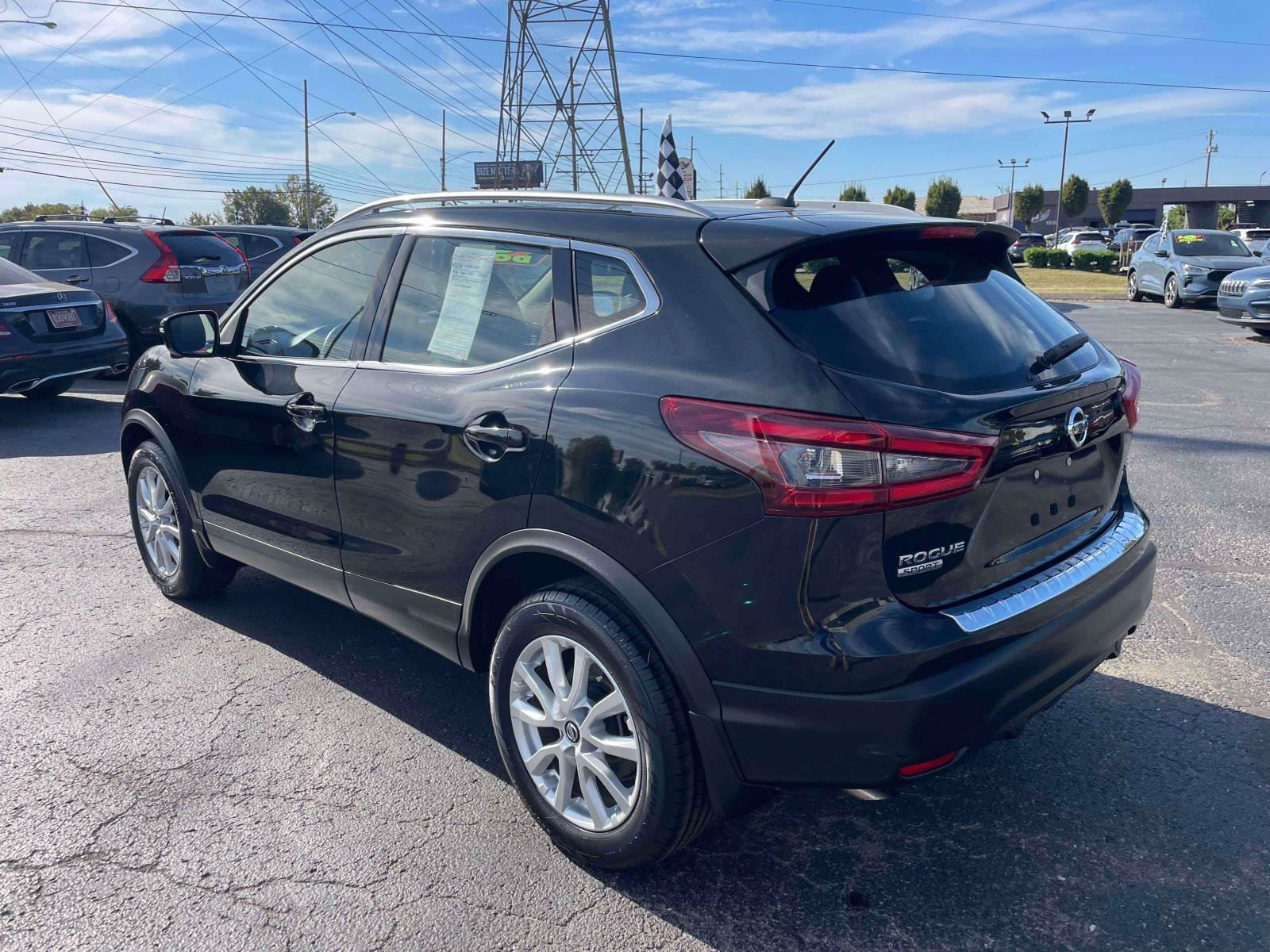 Used 2020 Nissan Rogue Sport SV w/ Technology Package FWD image 5