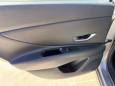 Used 2024 Hyundai Elantra SEL FWD image 8