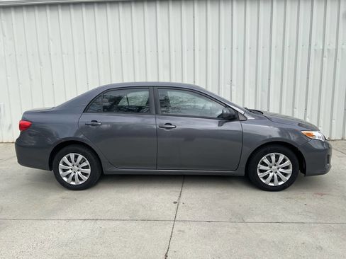 Used 2012 Toyota Corolla LE image 2