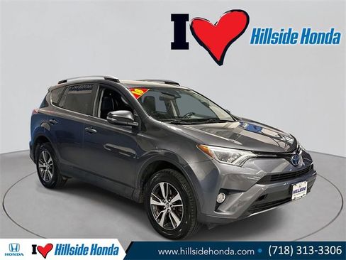 Used 2018 Toyota RAV4 XLE image 7
