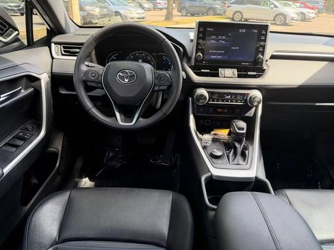 Used 2022 Toyota RAV4 XSE w/ XSE Grade Weather Package AWD/4WD image 10