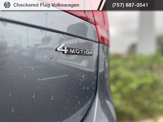 Used 2022 Volkswagen Tiguan SE w/ Panoramic Sunroof Package AWD/4WD image 11