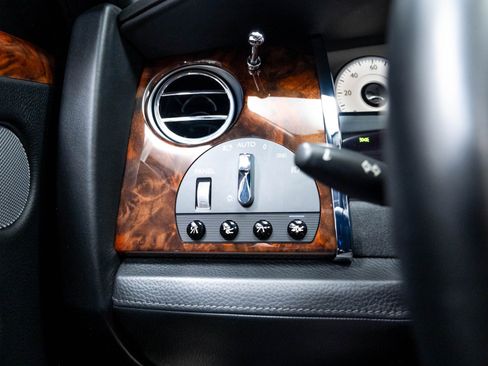 Used 2012 Rolls-Royce Ghost RWD image 74