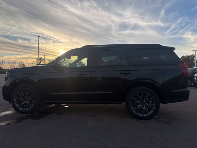 Used 2025 Ford Expedition Platinum w/ Stealth Performance Package AWD/4WD image 19
